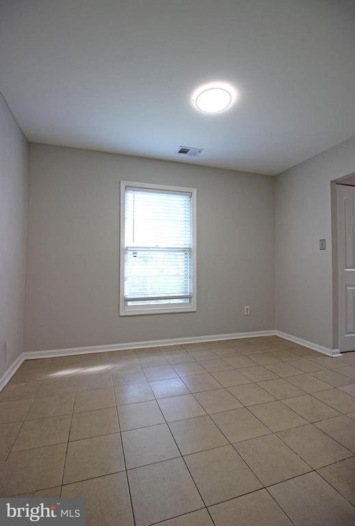Building Photo - 6530 Yadkin Ct