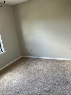 Building Photo - 912 Pineland Ave