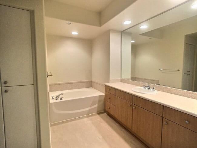 Building Photo - 2 PRIMARY SUITES – CONDO FOR RENT AT PASEO VILLAS IN THE HEART OF DOWNTOWN SAN JOSE