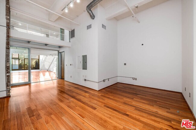 Building Photo - 1850 Industrial St