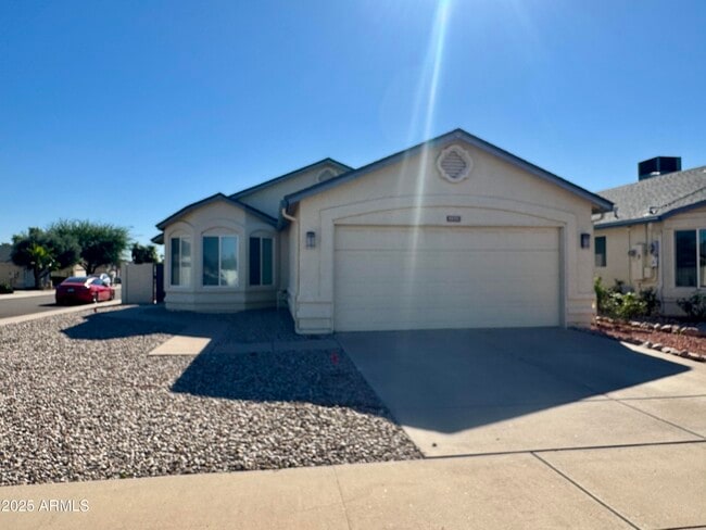 Building Photo - 8835 W Michelle Dr