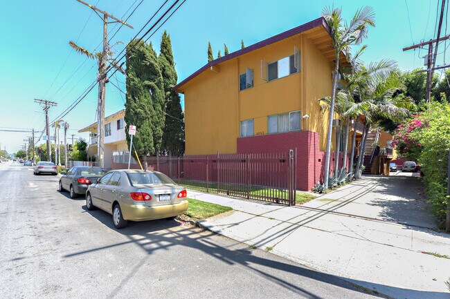 Building Photo - 4052 Chevy Chase Dr