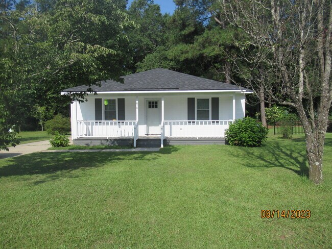 Building Photo - 870 Marigold St