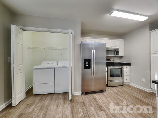 Building Photo - 5020 Osage Cir