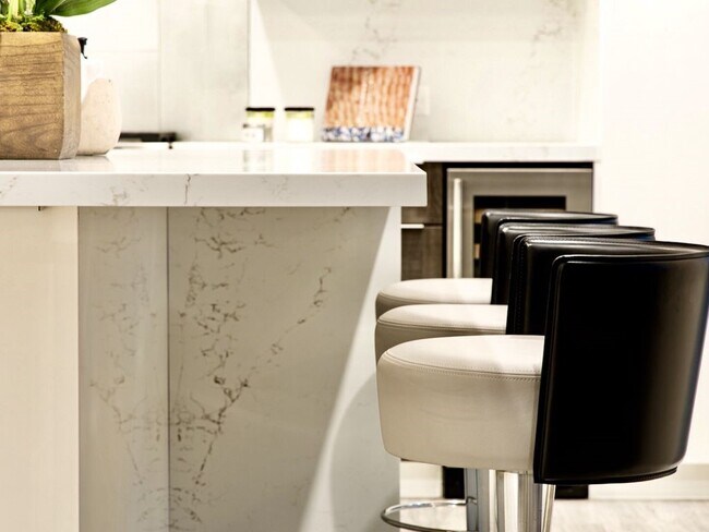 Building Photo - 16 N Stonington Rd