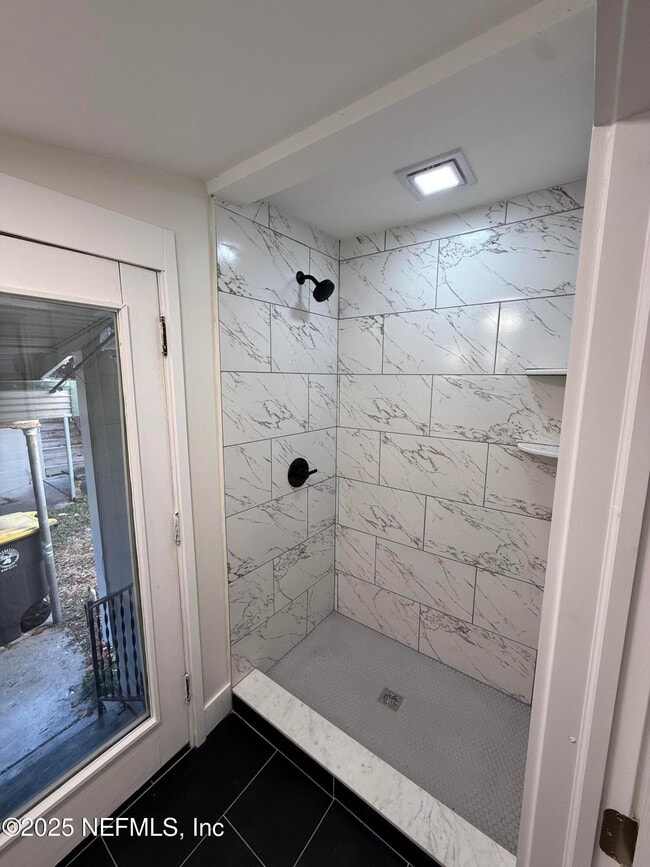 Building Photo - 3816 Boone Park Ave