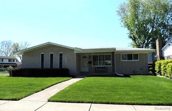 Building Photo - 37515 Agar Dr