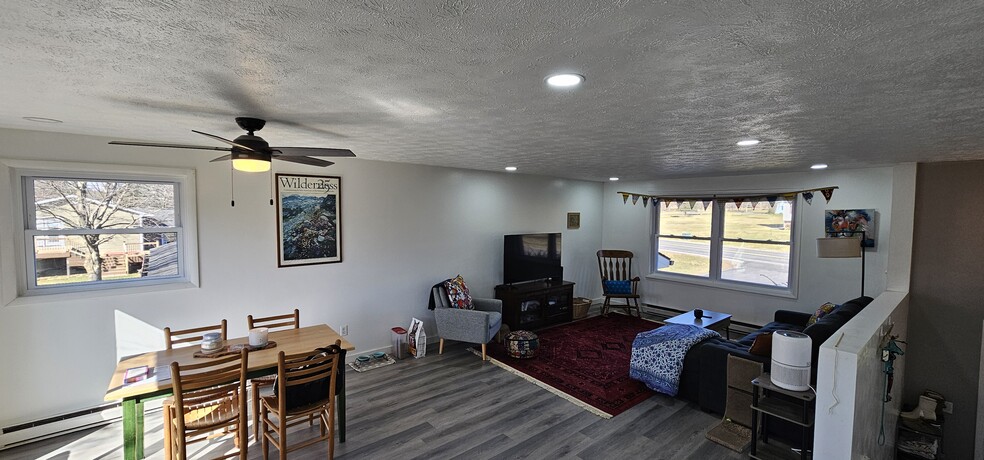 Building Photo - 128 Triphammer Ter