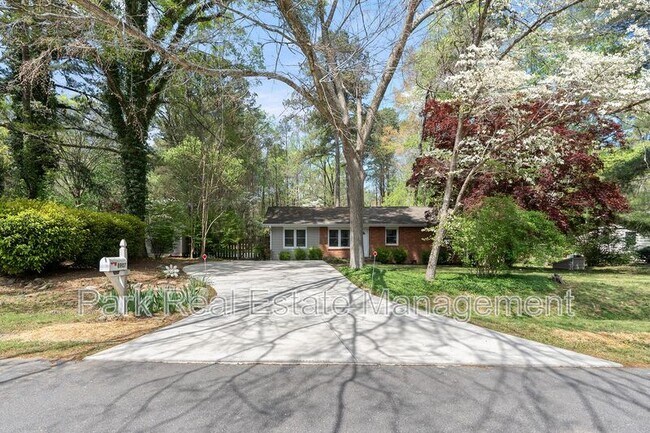 Building Photo - 8907 Rollingwood Rd