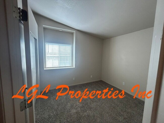 Building Photo - 4116 Woodwillow Ln