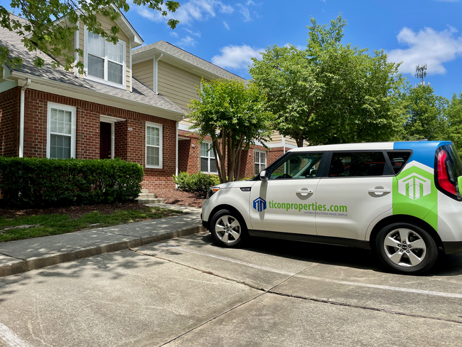 Building Photo - Highgate Townhomes