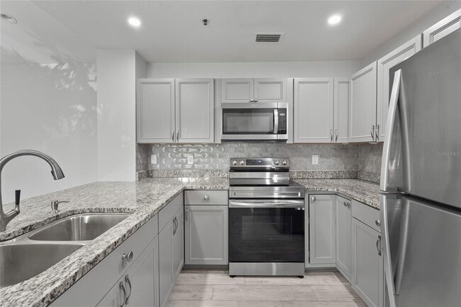 Building Photo - 4045 Crockers Lake Blvd