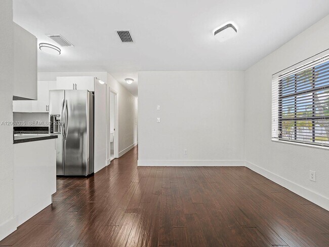 Building Photo - 16321 SW 96th Ave