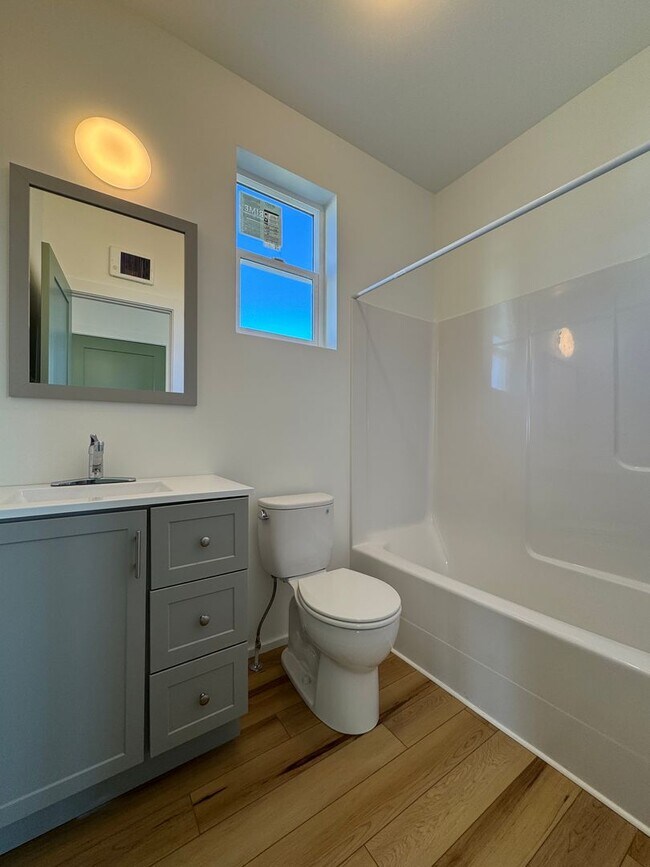 Building Photo - Charming 1-Bedroom, 1-Bath Rental with Exp...