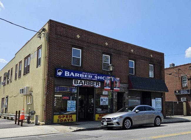 Primary Photo - 480 Westbury Rd