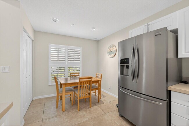 Building Photo - 5008 Elpine Way