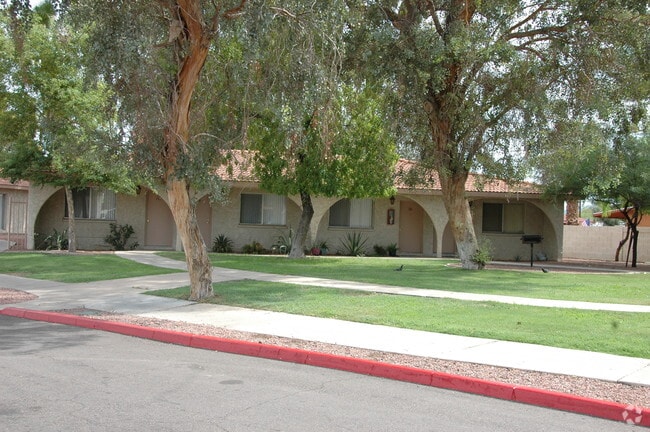 Building Photo - Buenas on 32nd