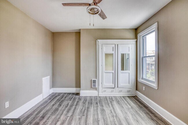 Building Photo - 4834 Olive St