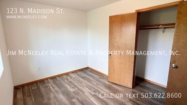 Building Photo - 123 N Madison St