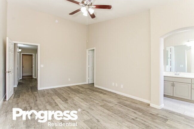 Building Photo - 6615 W Caribbean Ln