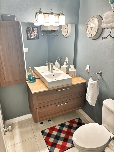 Building Photo - 1850 Toucan Way