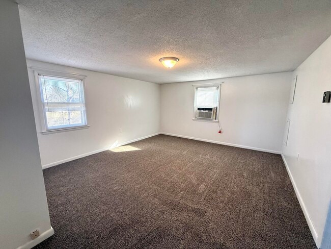 Building Photo - 1405 Webb Ridge Rd