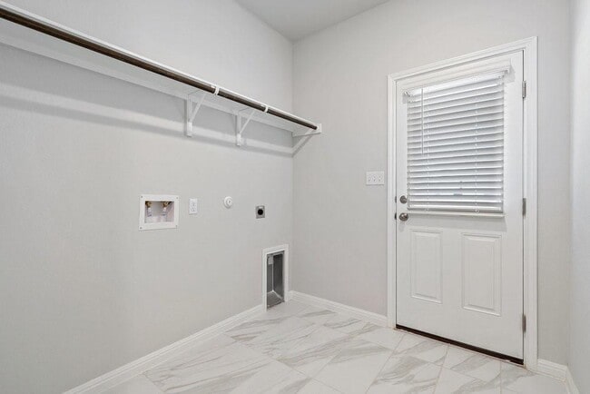 Building Photo - 132 Condesa St