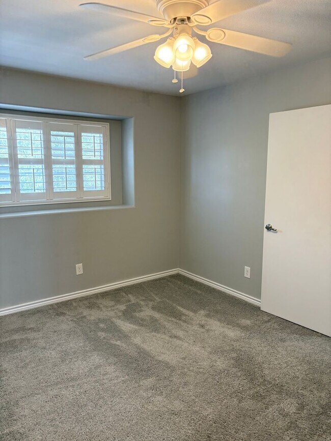 Building Photo - **WONDERFUL & SPACIOUS 3 BEDROOM/2.5 BATHROOM TOWNHOUSE IN CHANDLER (RAY & MCQUEEN)**