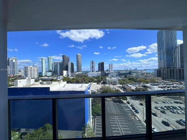 Building Photo - 1600 NE 1st Ave