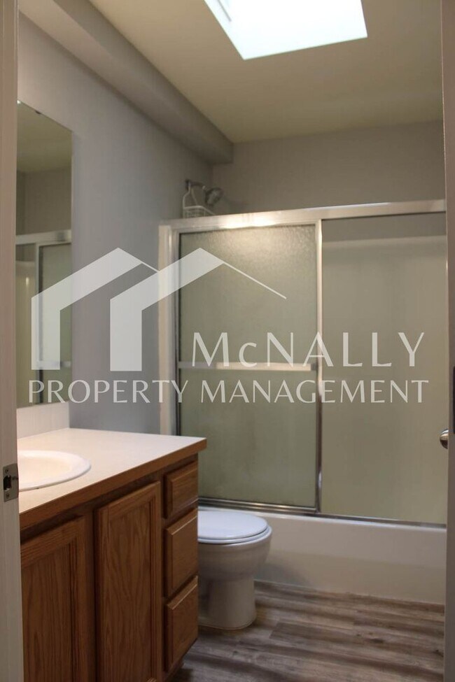 Building Photo - 7403 Larkspur Ct