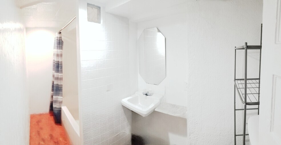 Building Photo - 712 N Market St