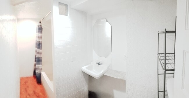 Building Photo - 712 N Market St