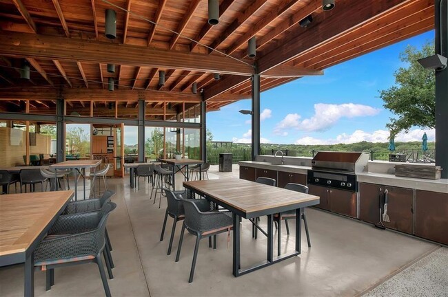 Building Photo - 129 Starflower Cv