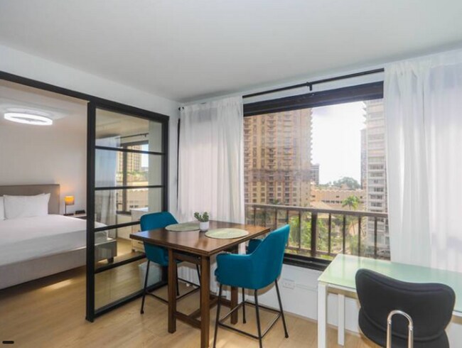 Building Photo - Renovated Fully Furnished 1 Bedroom at Discovery Bay