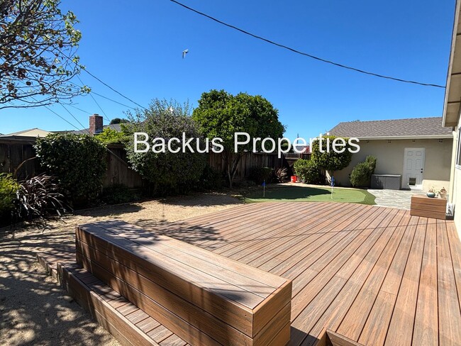 Building Photo - Wonderful four-bedroom corner lot home in South Salinas