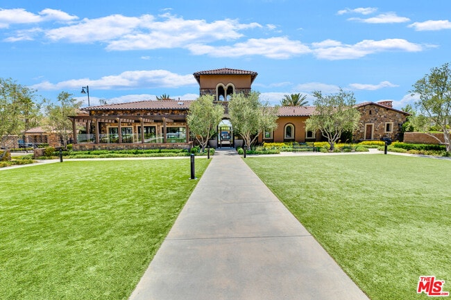 Building Photo - 20810 Spruce Cir