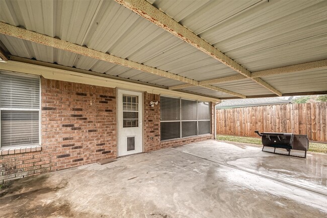 Building Photo - 4431 Duesenberg Dr