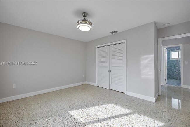 Building Photo - 3820 SW 92nd Ave