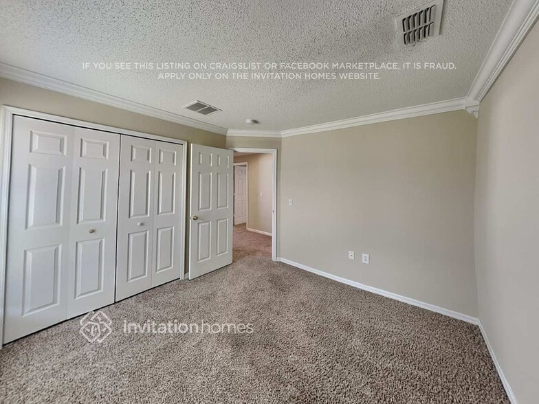 Building Photo - 2417 Knightsbridge Blvd