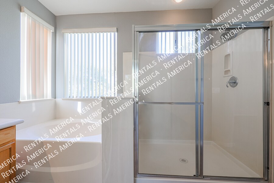 Building Photo - 3672 E Sundance Ave