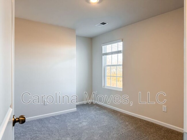 Building Photo - 109 Clairvale Ct