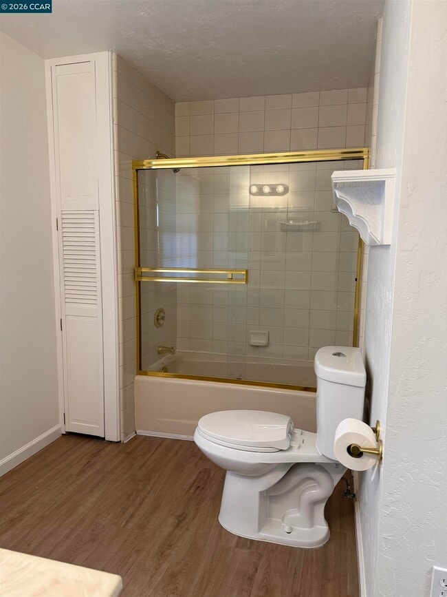 Building Photo - 2994 Roundhill Rd