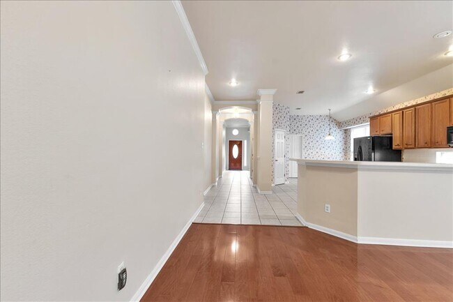 Building Photo - 9237 La Siesta Bend