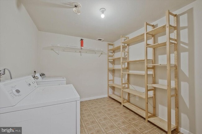 Building Photo - 7177 Lake Cove Dr