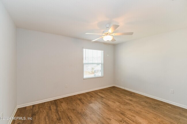 Building Photo - 556 Eiseman Wy