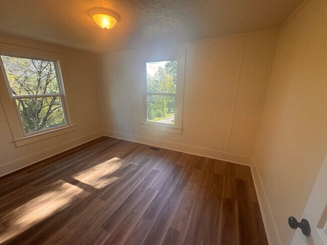 Building Photo - Guntersville, AL Home for Rent!