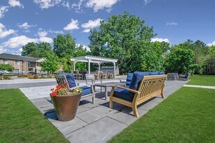 Building Photo - Canterbury Park Apartments