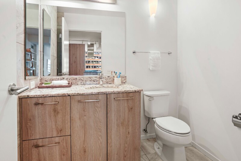 Building Photo - 212 E Illinois St