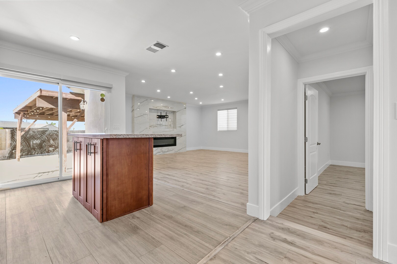 Building Photo - 7911 Fulton Ave