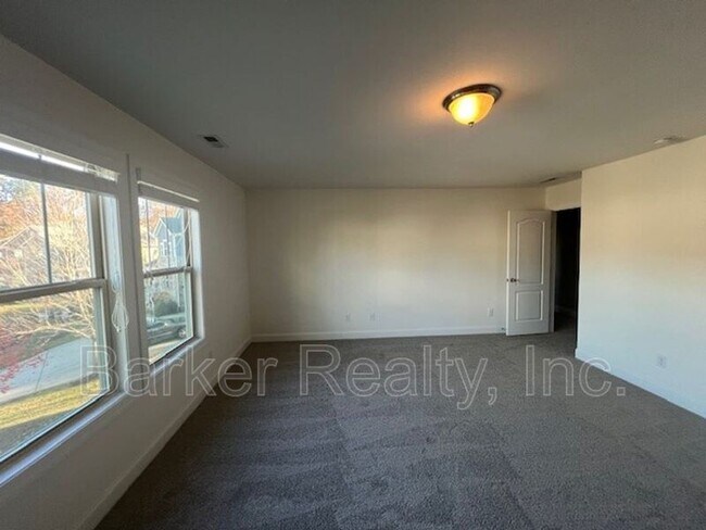 Building Photo - 324 Matilda Pl